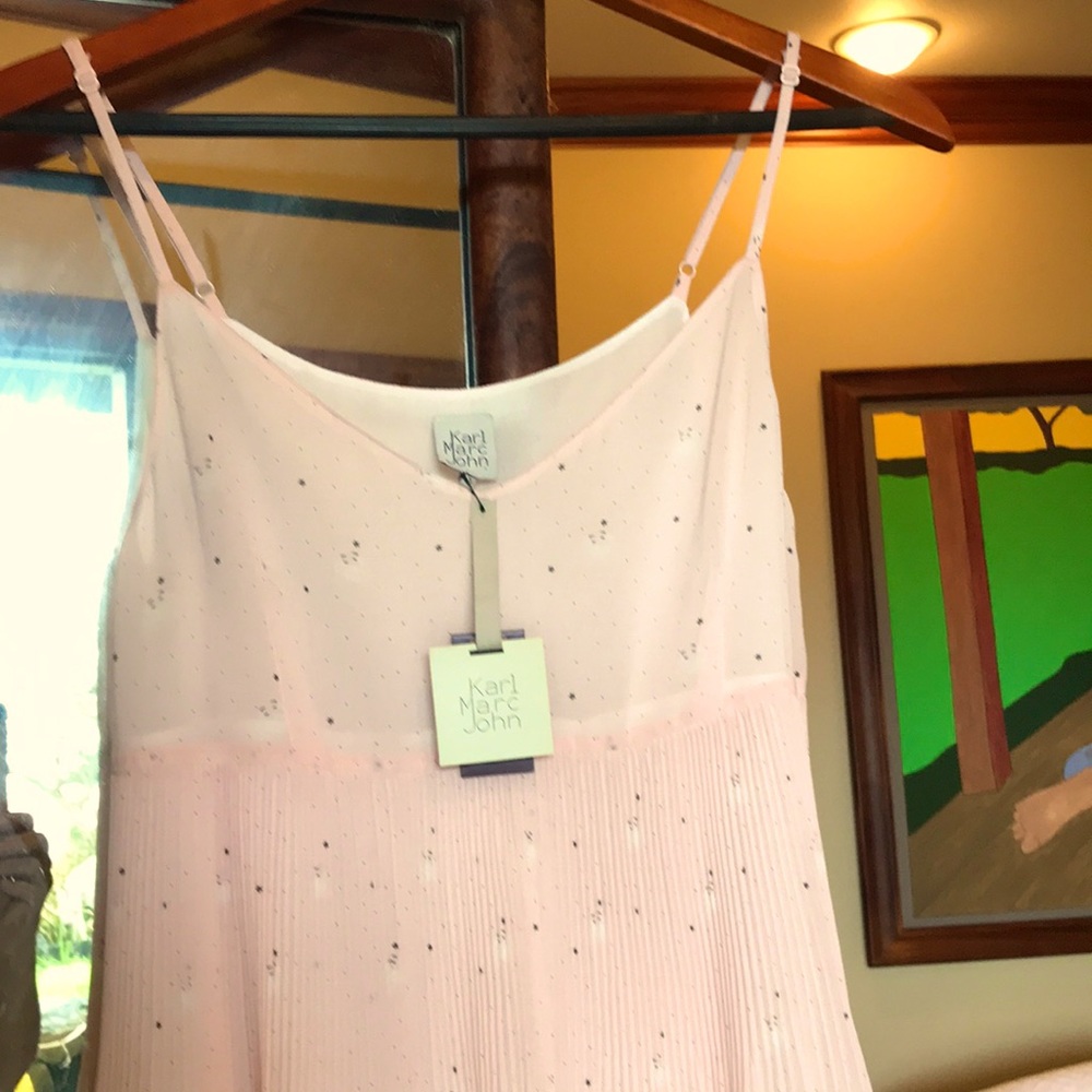 Gorgeous little pink top